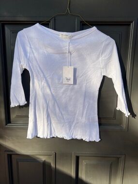 Women's White Scoop Neck Long Sleeve Tee by